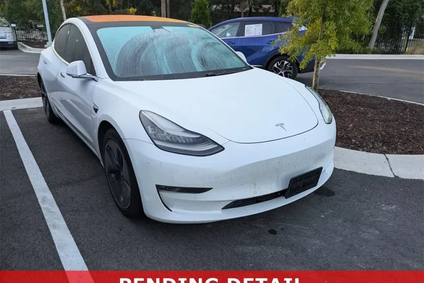 2018 Tesla Model 3 Long Range photo 1