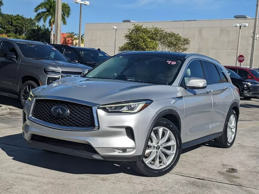2019 Infiniti QX50 Luxe photo 1