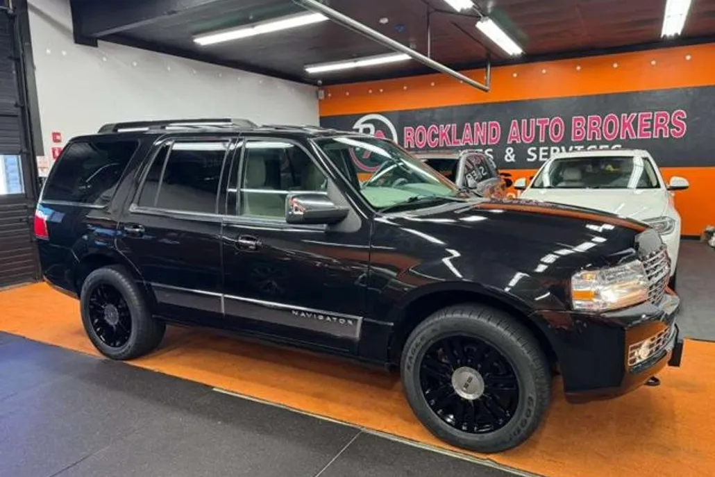 2013 Lincoln Navigator photo 1