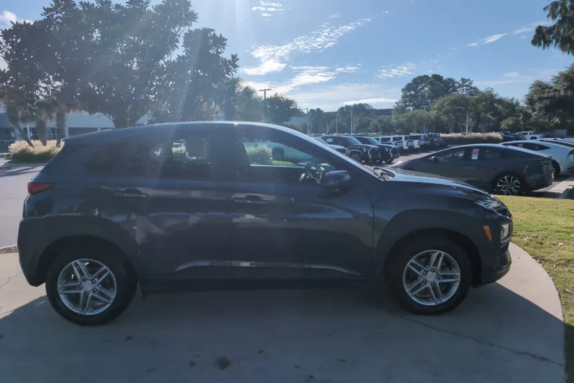 2020 Hyundai Kona SE photo 1