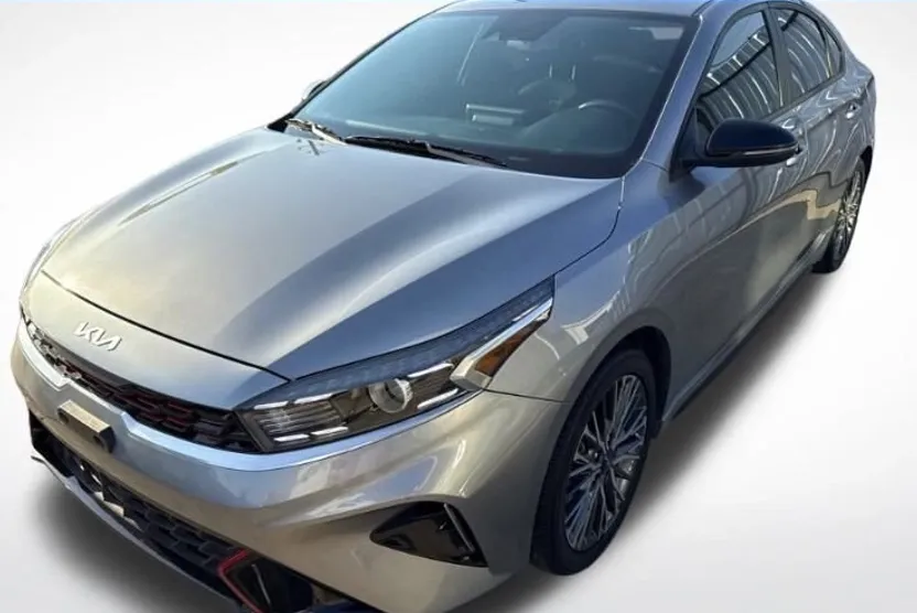 2022 Kia Forte GT-Line photo 1