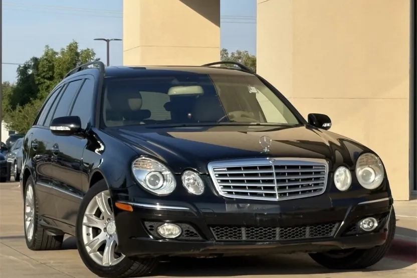 2009 Mercedes Benz E 350 4MATIC photo 1