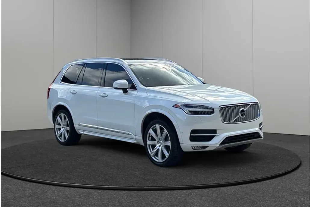 2017 Volvo XC90 T6 Inscription Sport photo 1
