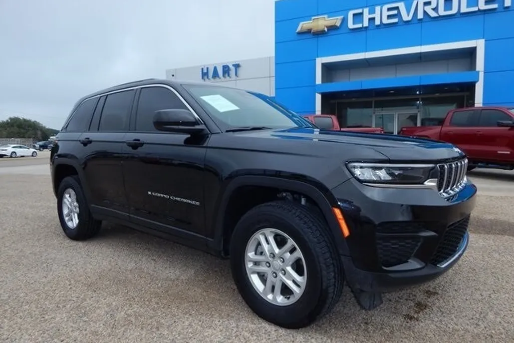 2025 Jeep Grand Cherokee Laredo photo 1