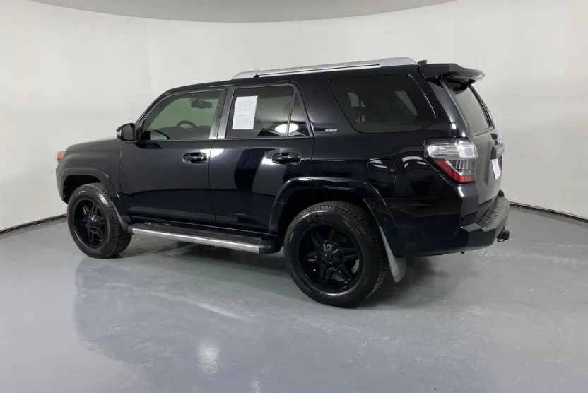 2016 Toyota 4Runner SR5 Premium photo 1