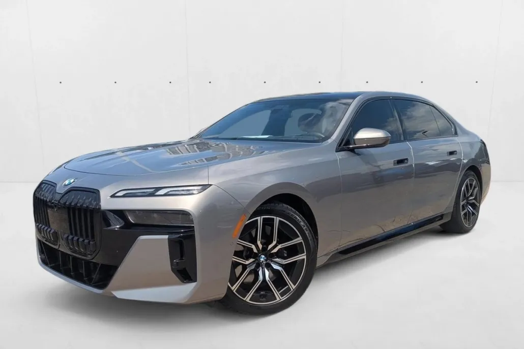 2023 Bmw 740i Sedan photo 1
