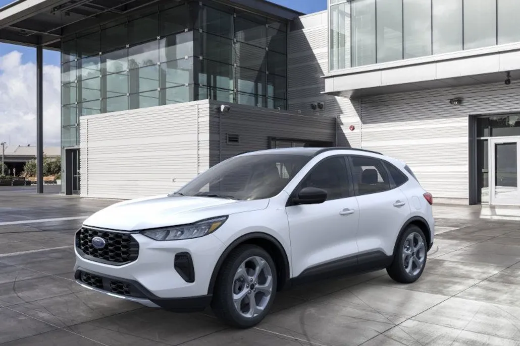 2025 Ford Escape ST-Line photo 1