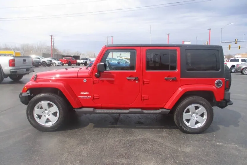 2011 Jeep Wrangler Unlimited Sahara photo 1