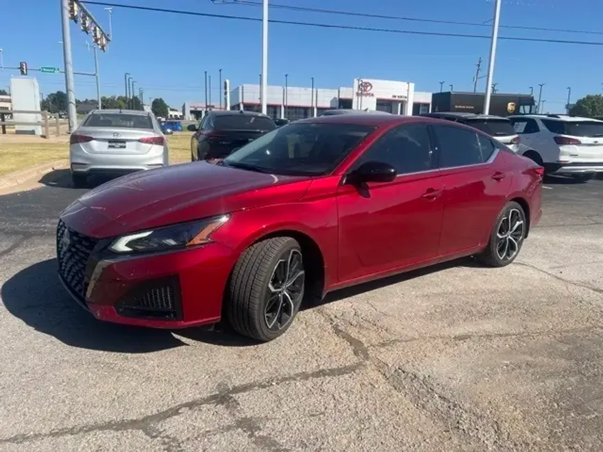 2025 Nissan Altima 2.5 SR photo 1