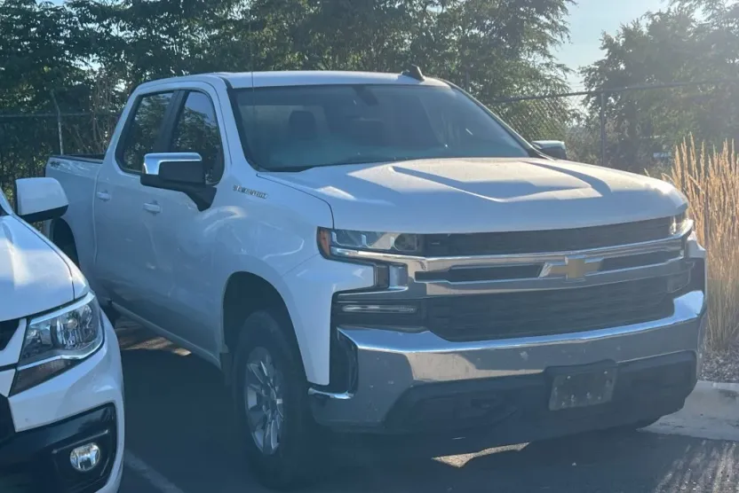 2021 Chevrolet Silverado 1500 LT photo 1