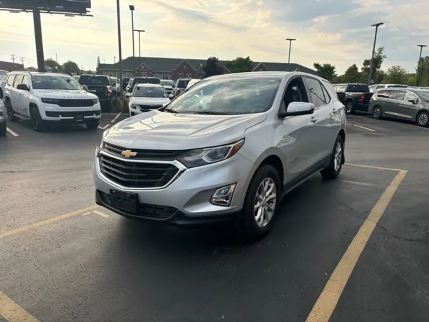 2018 Chevrolet Equinox LT photo 1