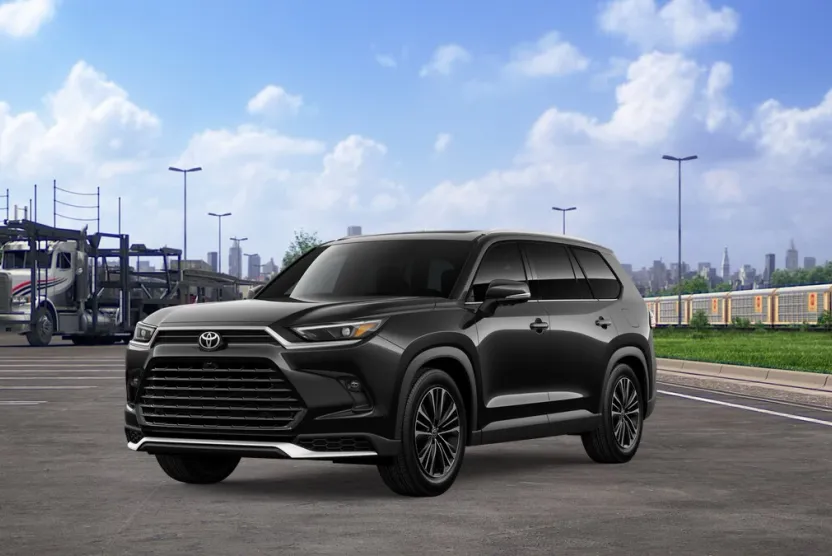 2026 Toyota Highlander Platinum Hybrid photo 1