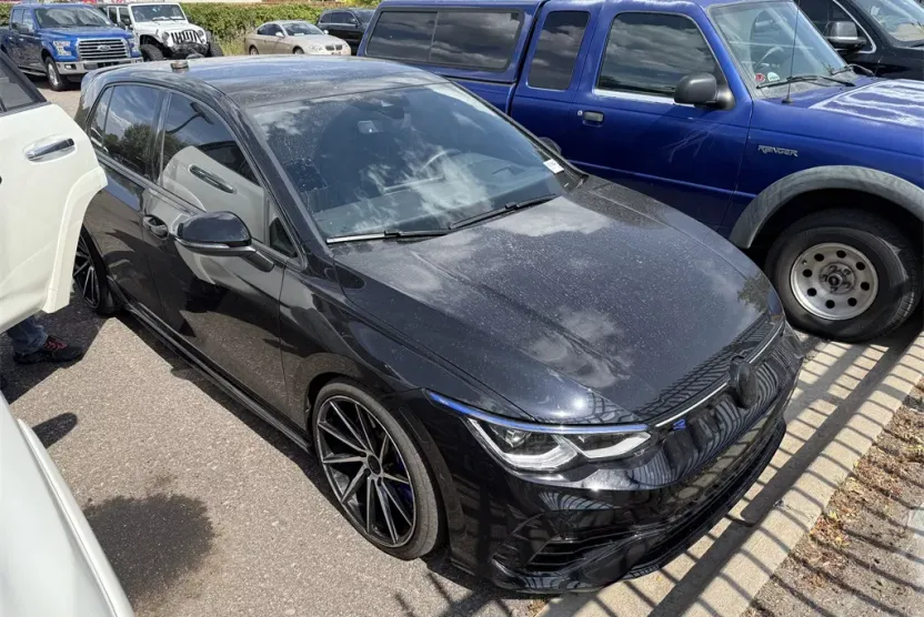 2023 Volkswagen Golf R photo 1