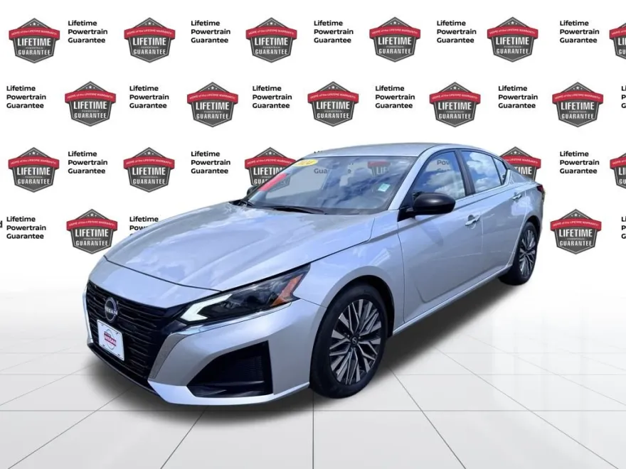 2024 Nissan Altima 2.5 SV photo 1