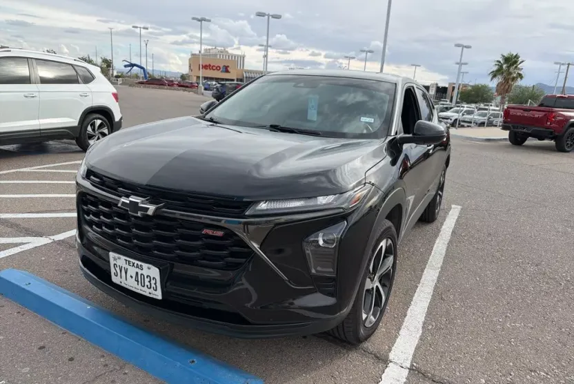 2024 Chevrolet Trax photo 1
