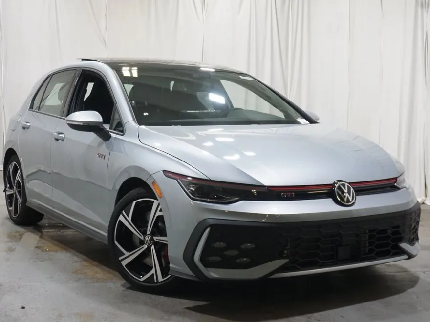 2025 Volkswagen Golf GTI SE photo 1