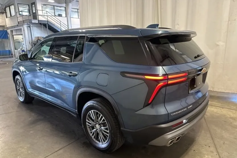 2025 Chevrolet Traverse photo 1