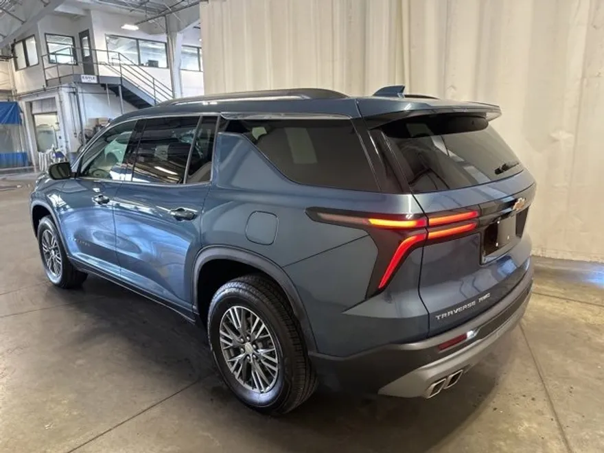2025 Chevrolet Traverse photo 1