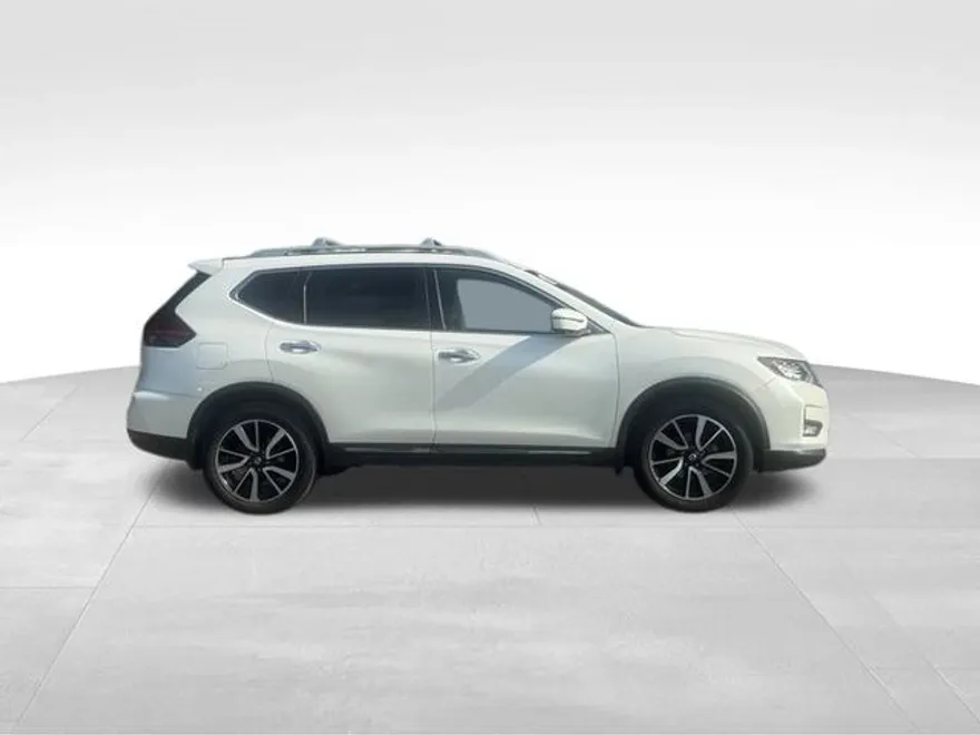 2019 Nissan Rogue SL photo 1