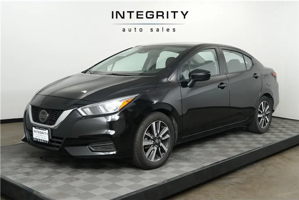 2021 Nissan Versa SV photo 1