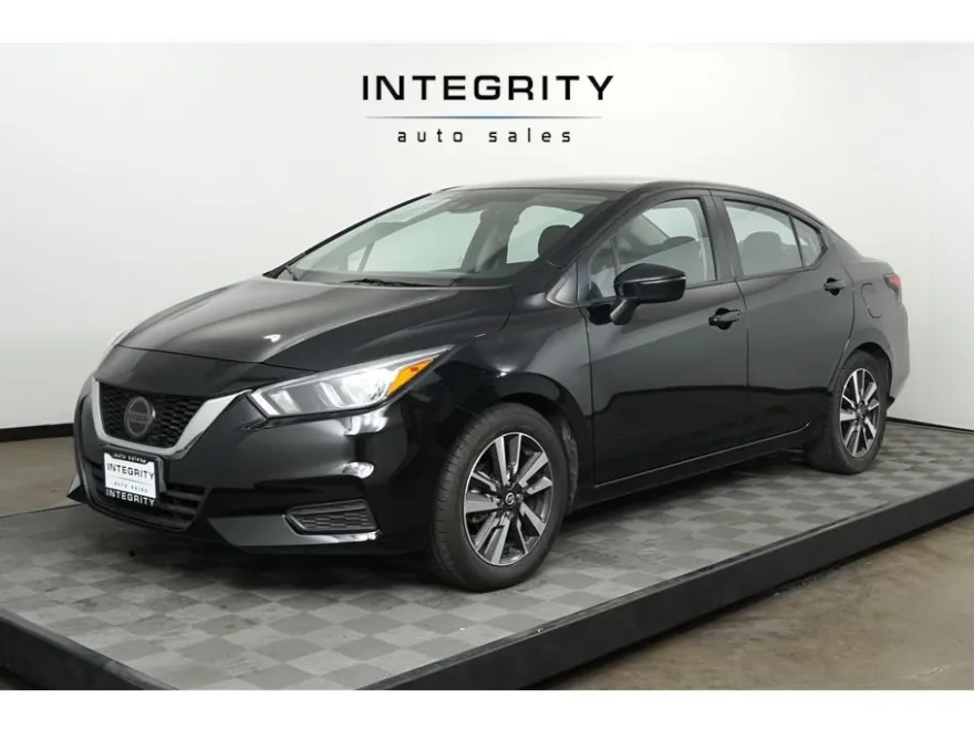 2021 Nissan Versa SV photo 1