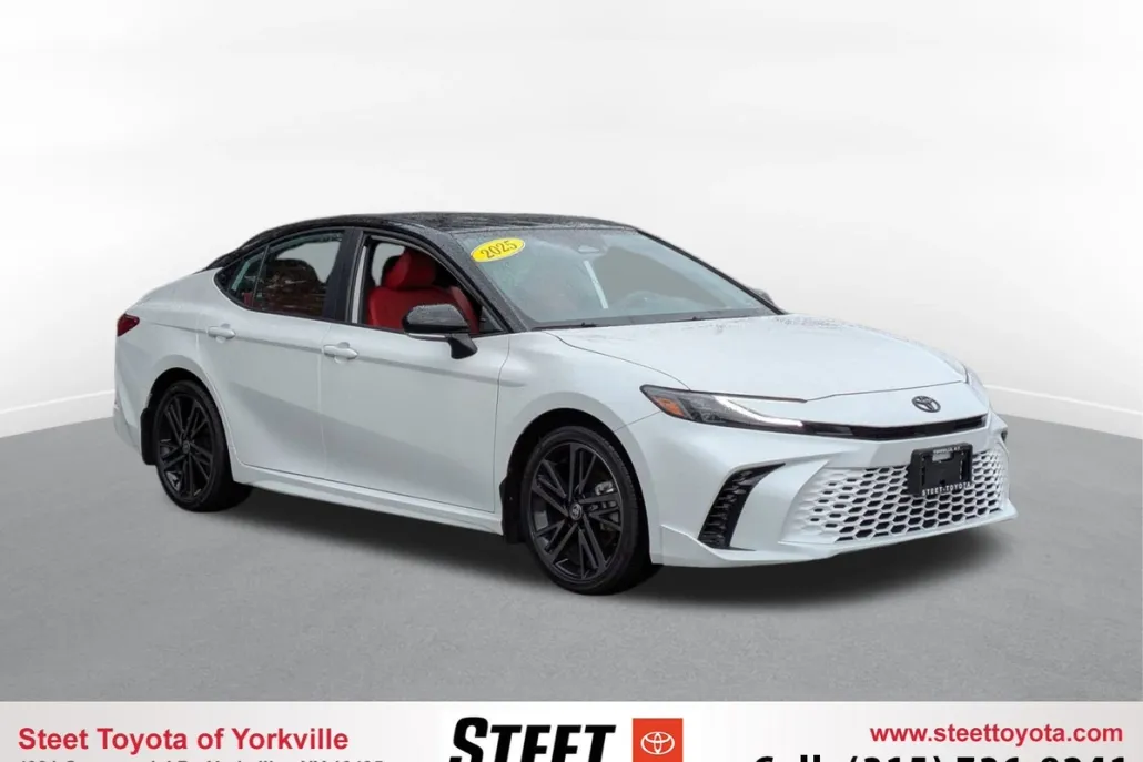 2025 Toyota Camry XSE photo 1