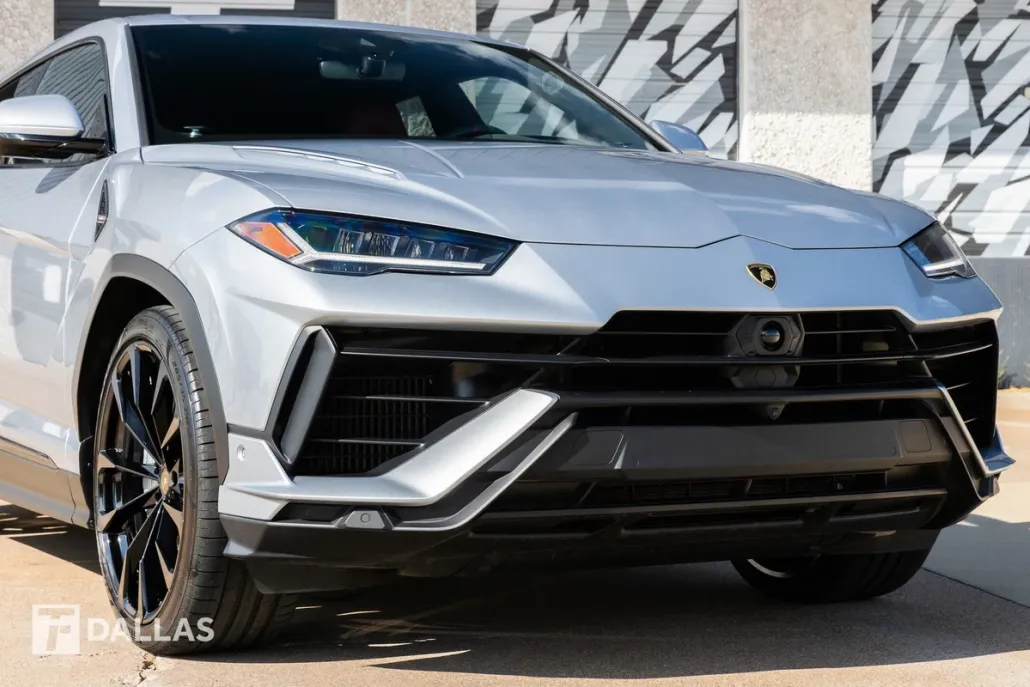 2023 Lamborghini Urus S photo 1
