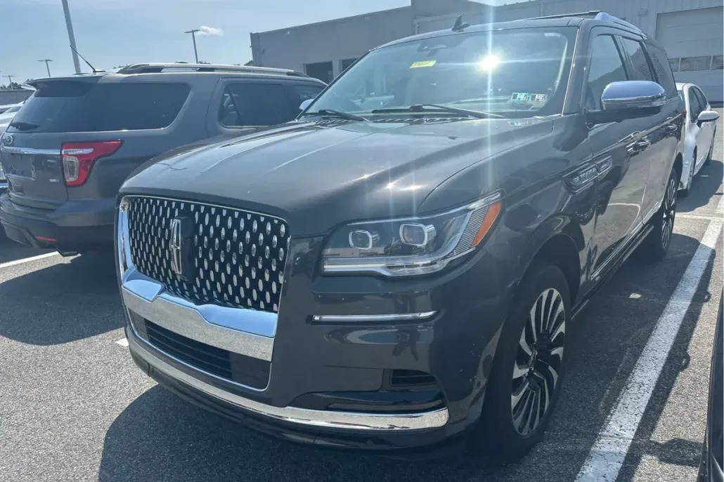 2022 Lincoln Navigator Black Label photo 1