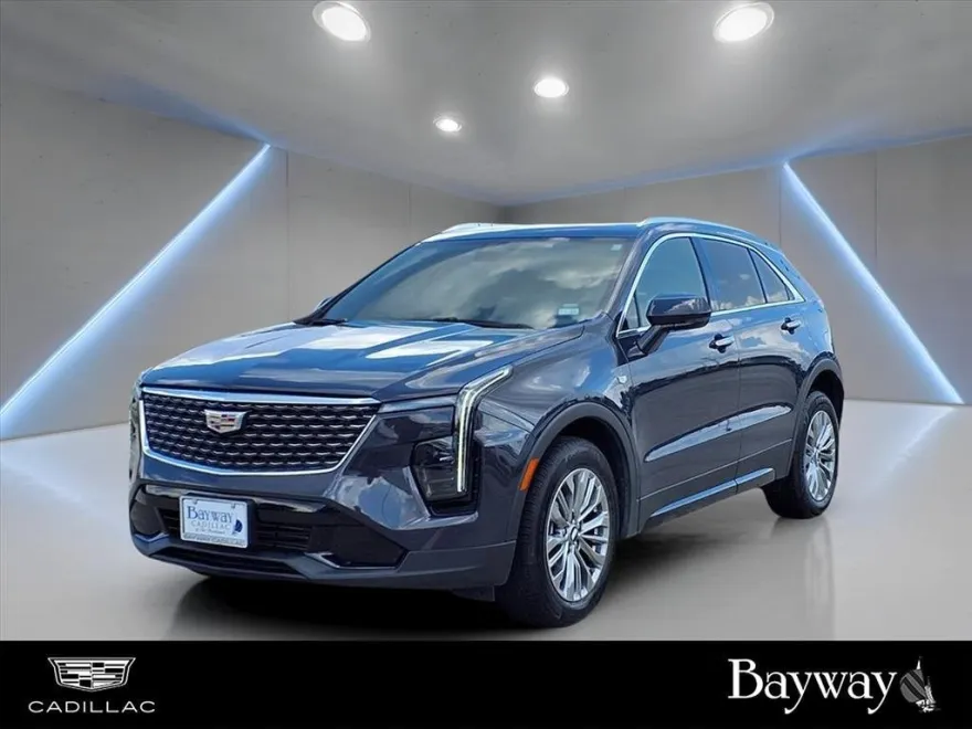 2024 Cadillac XT4 Premium Luxury photo 1