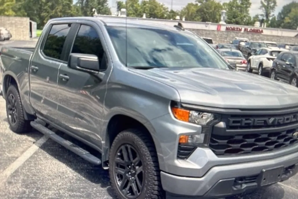 2023 Chevrolet Silverado 1500 Custom photo 1