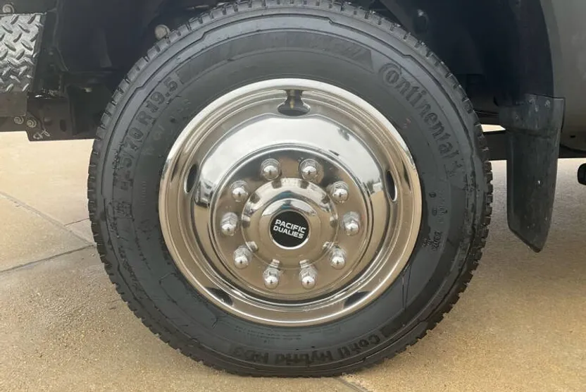 2022 Ford F-550 photo 1