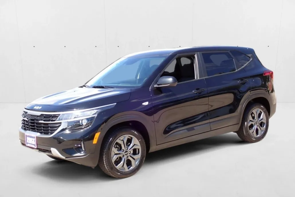 2024 Kia Seltos LX photo 1