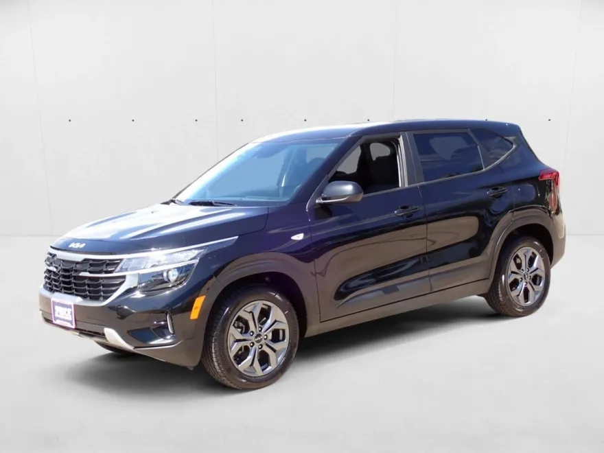 2024 Kia Seltos LX photo 1