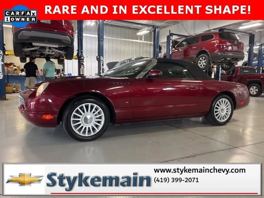 2004 Ford Thunderbird Deluxe photo 1