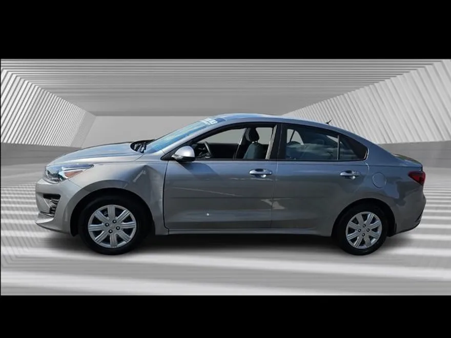 2022 Kia Rio S photo 1