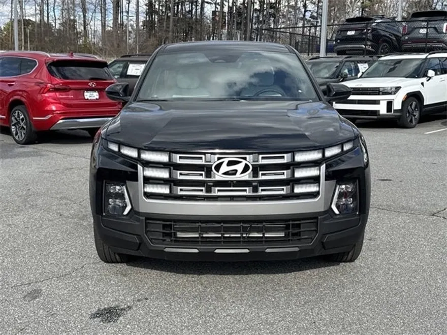 2025 Hyundai Santa Cruz SE photo 1