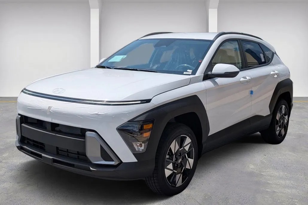 2025 Hyundai Kona SEL photo 1