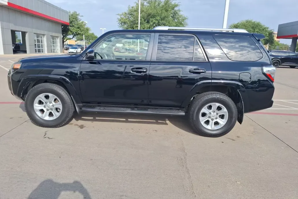 2016 Toyota 4Runner Premium photo 1