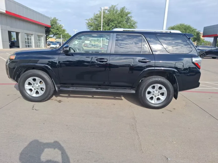 2016 Toyota 4Runner Premium photo 1