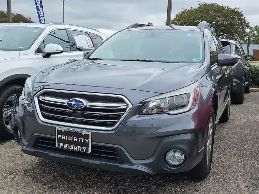 2019 Subaru Outback Premium photo 1