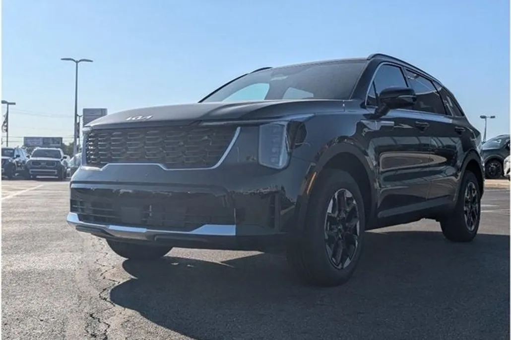 2026 Kia Sorento S photo 1