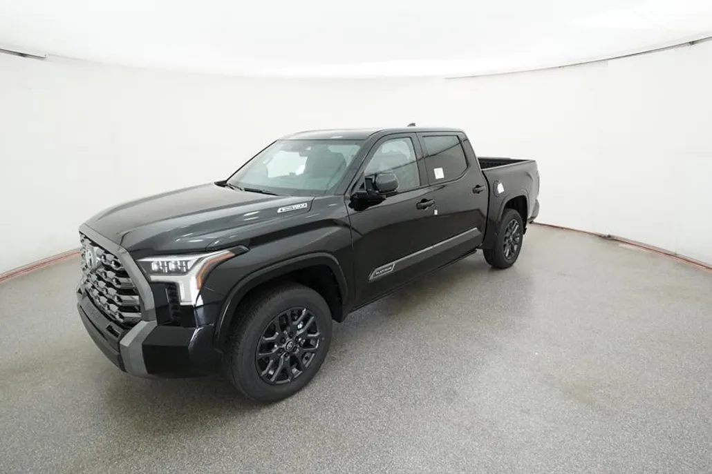 2025 Toyota Tundra Platinum CrewMax photo 1