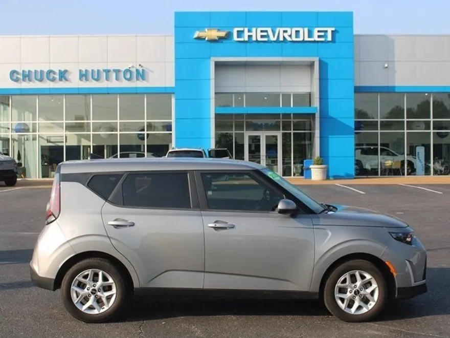 2023 Kia Soul S photo 1