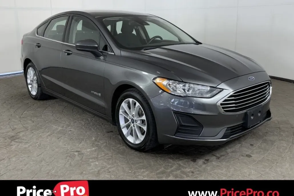 2019 Ford Fusion Hybrid SE photo 1