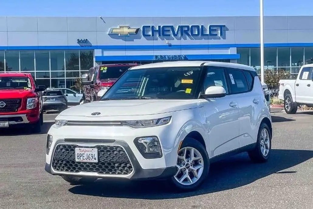 2020 Kia Soul S photo 1
