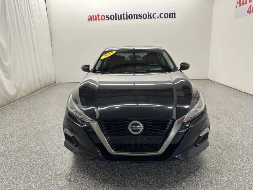 2019 Nissan Altima 2.5 SR photo 1