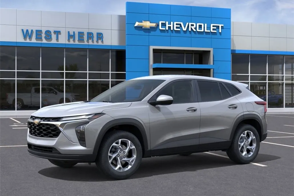 2025 Chevrolet Trax LS photo 1