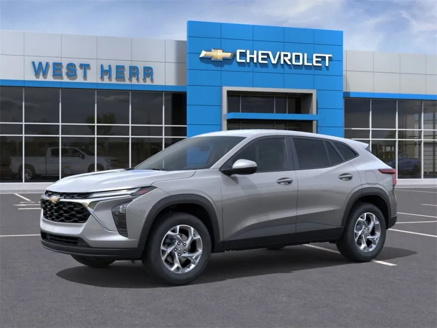 2025 Chevrolet Trax LS photo 1