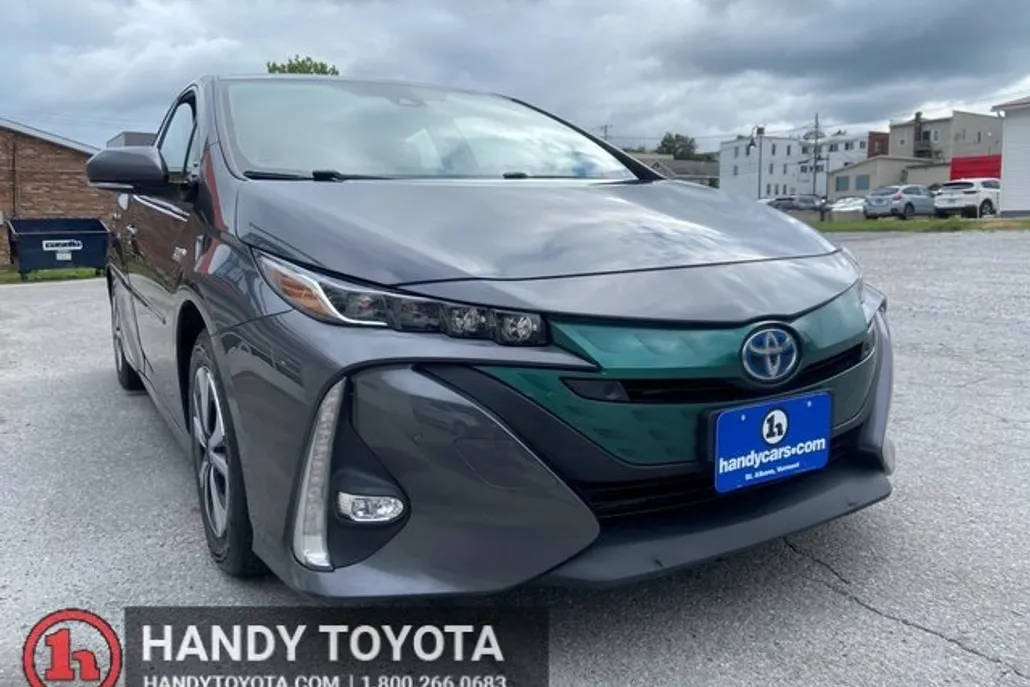 2017 Toyota Prius Prime Advanced photo 1