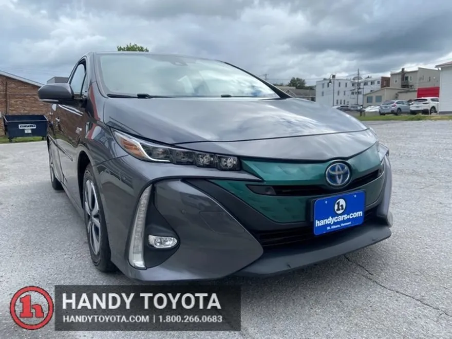 2017 Toyota Prius Prime Advanced photo 1